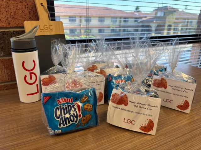 Chip, Chip hooray! It's national chocolate chip cookie day! 🍪

#nationalchocolatechipday #marketing #staffing #lgcstaffing #staffingfirm #lgc #chipsahoy